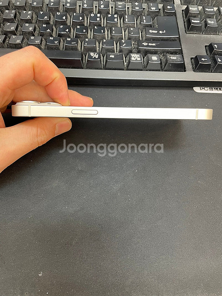 아이폰14 화이트 128GB 상태좋은 중고49만팝니다.--4
