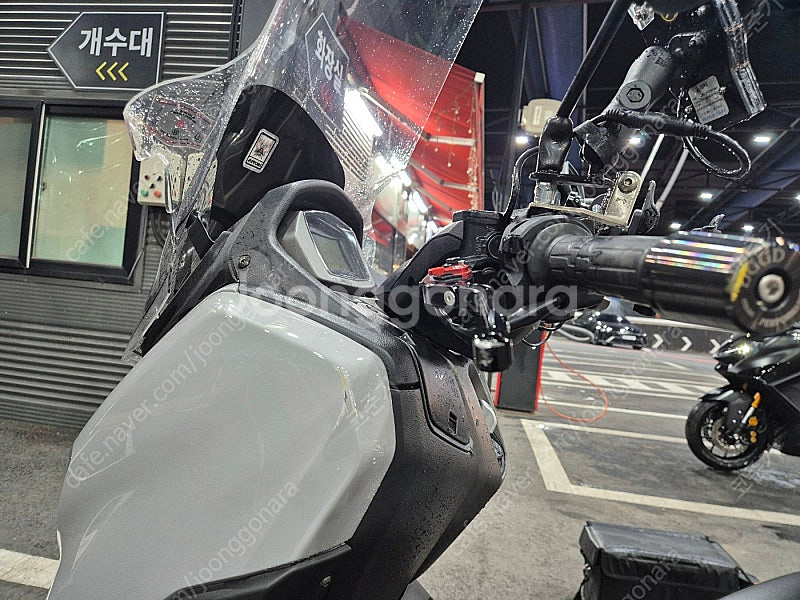 22년식 머드그레이 NMAX155 판매합니다--4