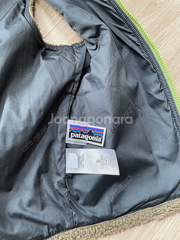 파타고니아키즈 베스트 2개 리버시블점퍼 일반점퍼 총 4개 팝니다--4