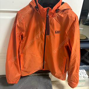 헙스로우 바람막이 XL 새상품 팝니다