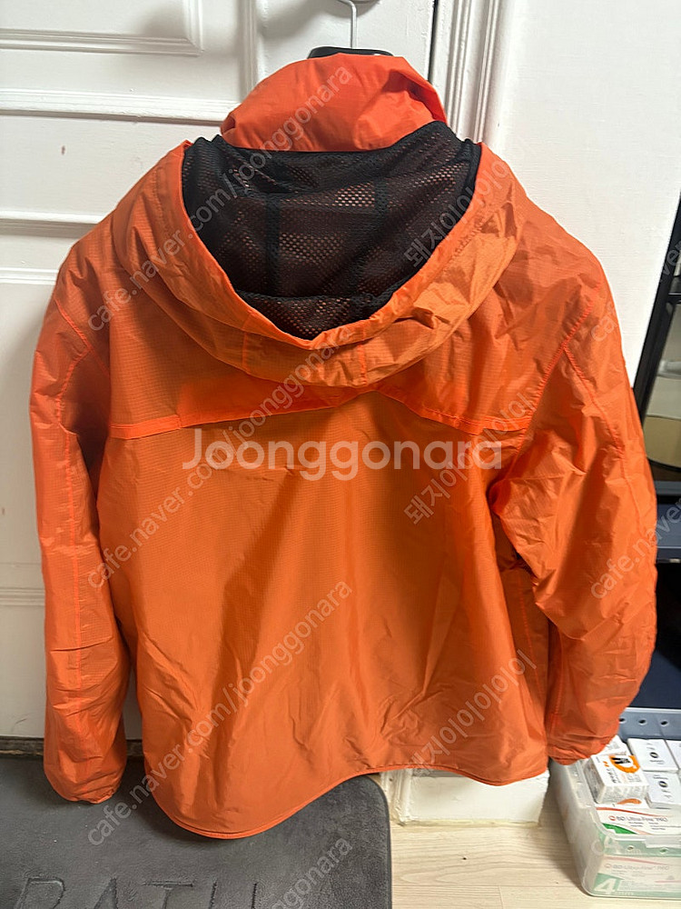 헙스로우 바람막이 XL 새상품 팝니다--1