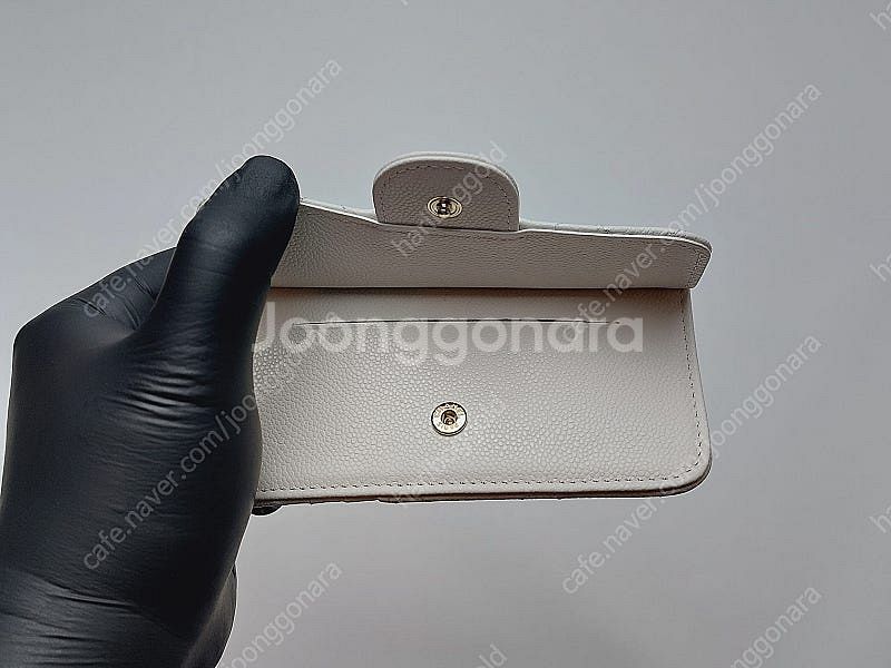 샤넬 클래식 플랩 지퍼 카드지갑 화이트 캐비어 AP25...--5