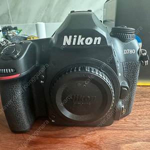 니콘 d780 DSLR 판매 합니다.