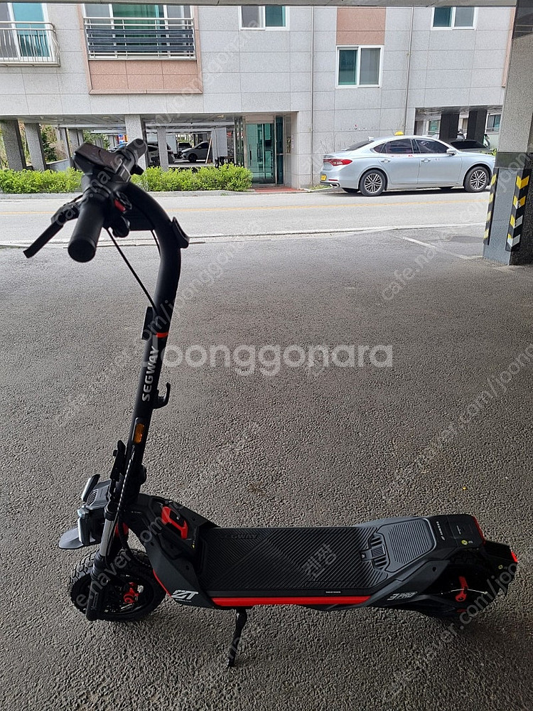 세그웨이 나인봇 zt3pro판매합니다.1회탔음.25km--4