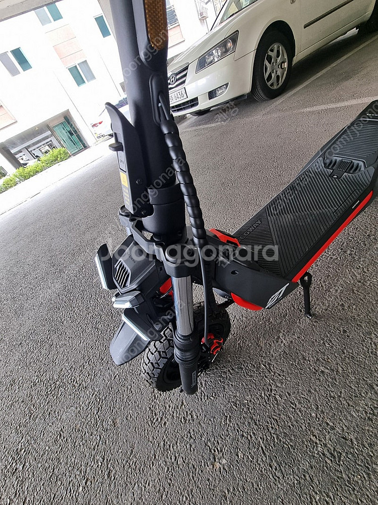 세그웨이 나인봇 zt3pro판매합니다.1회탔음.25km--6