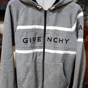 지방시(GIVENCY) 키즈 후드티팝니다. (12Y) / 9만원(택포)