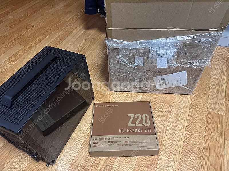 존스보 z20 케이스 블랙 색상 판매합니다.--1