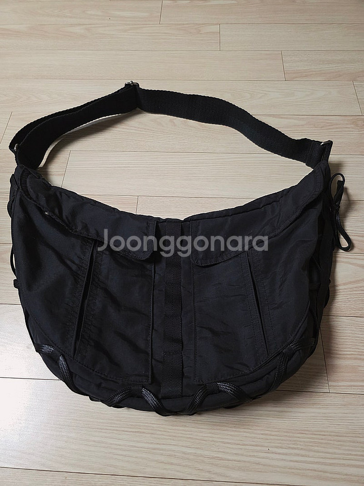 이우가마카라스 Taped Shoulder Bag 팜 반...--0