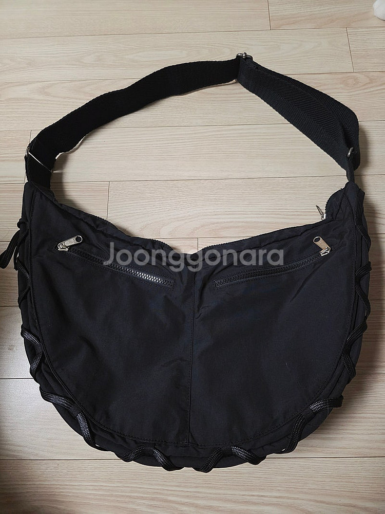 이우가마카라스 Taped Shoulder Bag 팜 반...--2