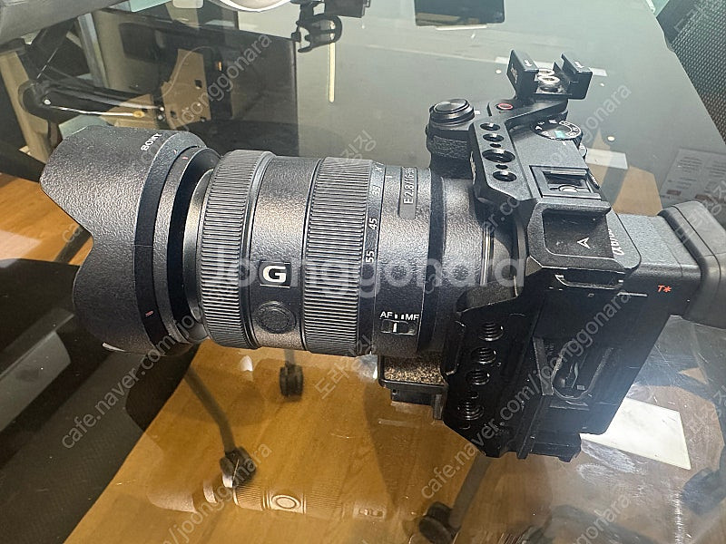 소니 A6700 , F16-55G 렌즈 판매합니다.--0