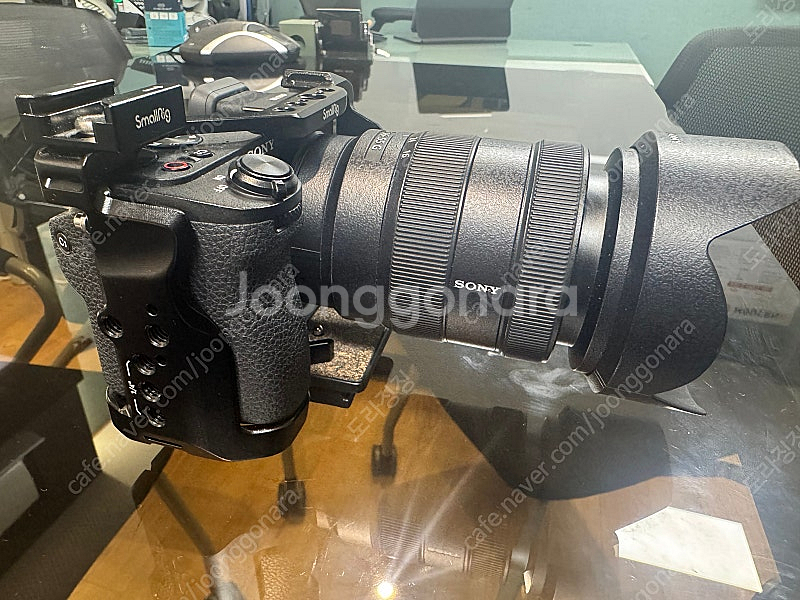 소니 A6700 , F16-55G 렌즈 판매합니다.--1