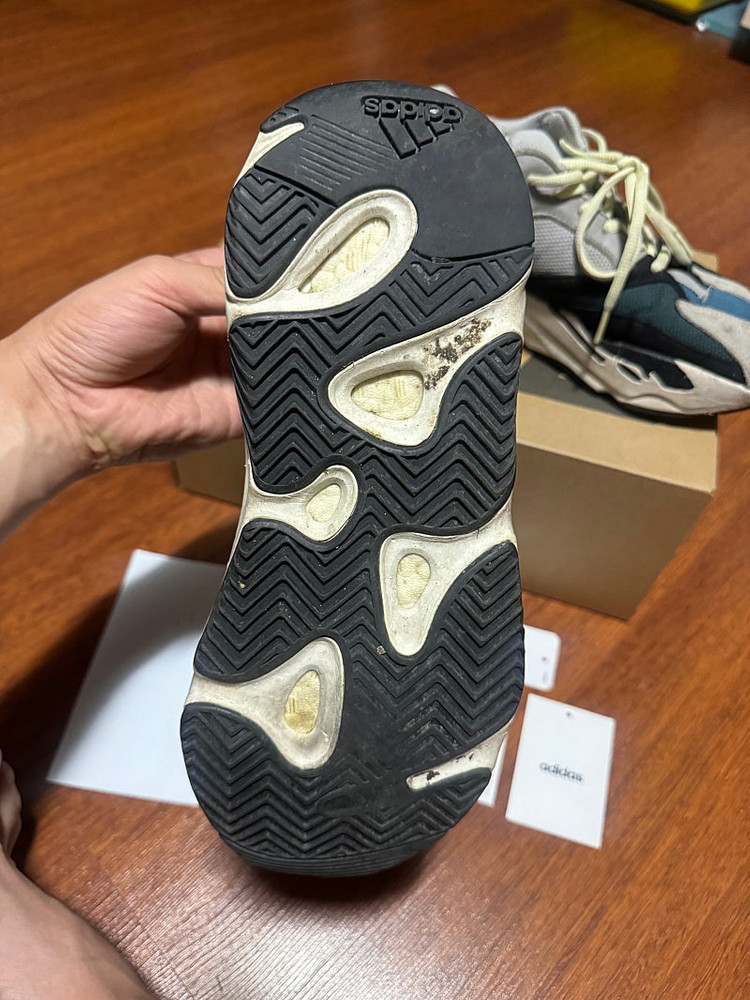 [265]아디다스 이지부스트 700 웨이브 러너 솔리드 그레이 이미지