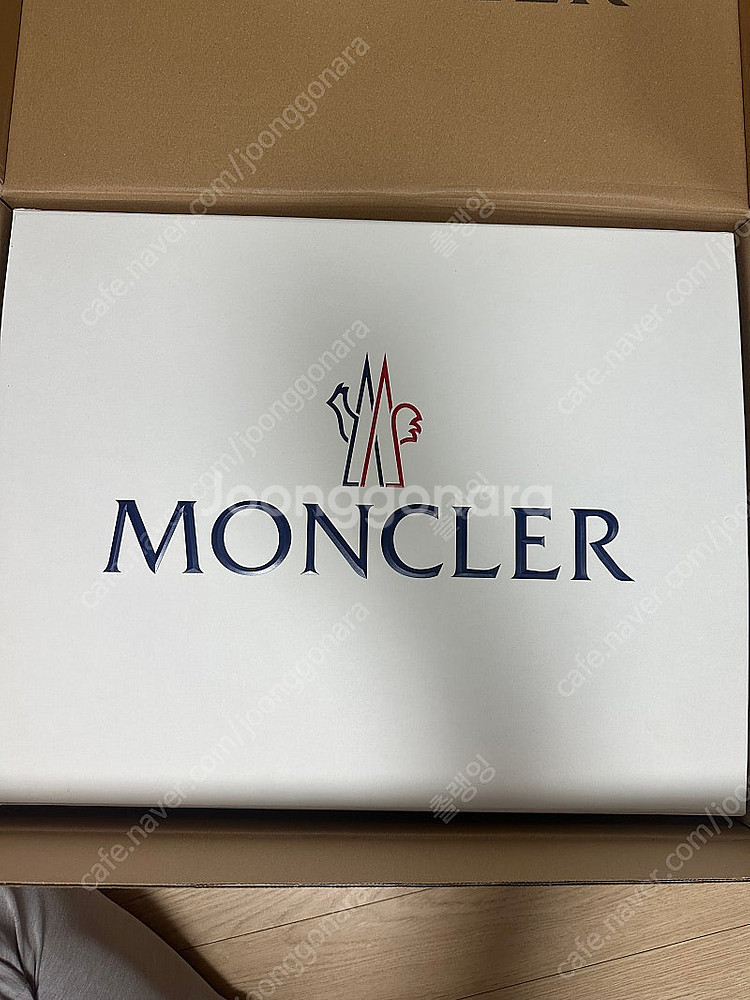 몽클레어 패딩박스--0