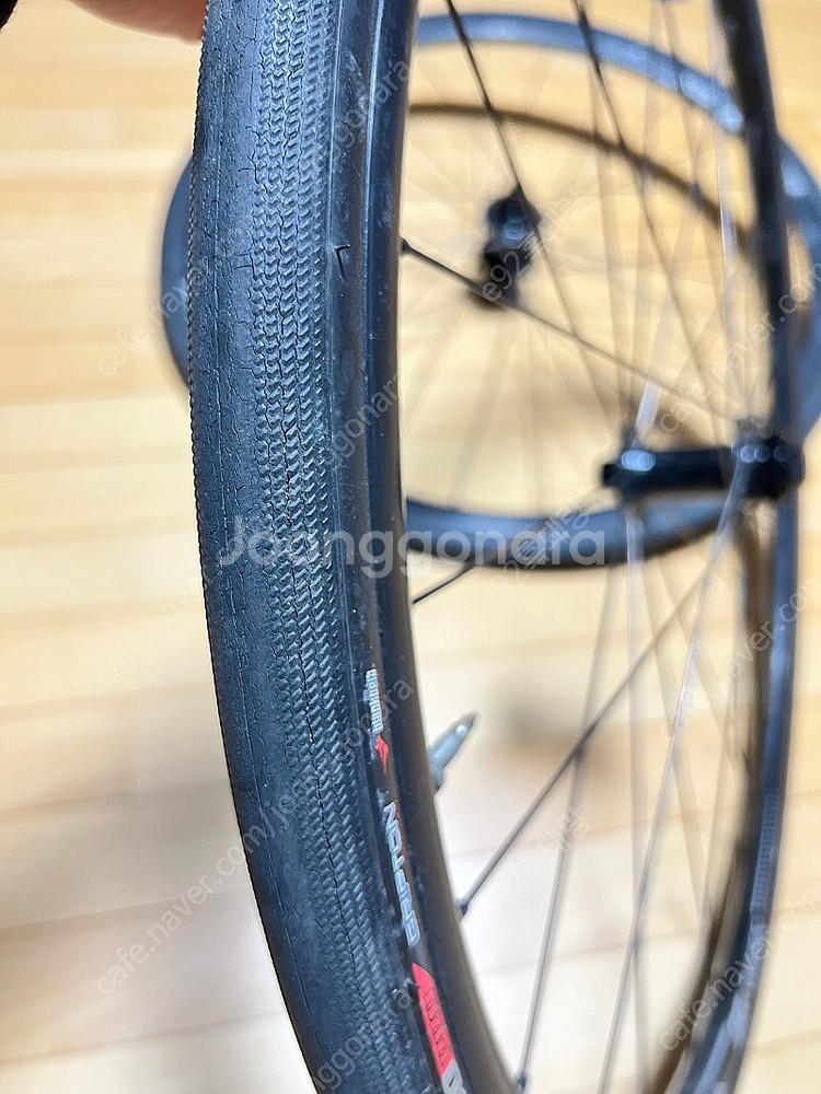 DT SWISS R470db 디스크 휠셋 판매합니다.--3