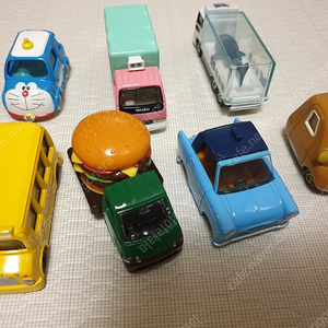 토미카 햄버거트럭 리락쿠마 스누피스쿨버스 도라에몽 과일트럭 등 일괄