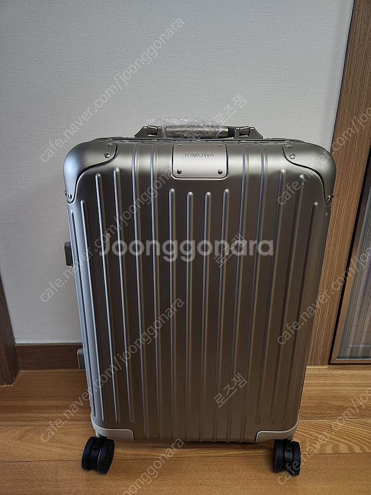 (국내발송)리모와 925 오리지널 티타늄골드 캐빈 체크...--0