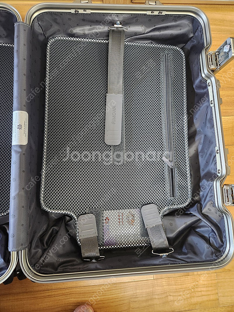(국내발송)리모와 925 오리지널 티타늄골드 캐빈 체크...--7
