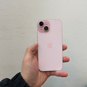 아이폰15 핑크 128GB 배터리90% 상태좋은 중고72만팝니다.