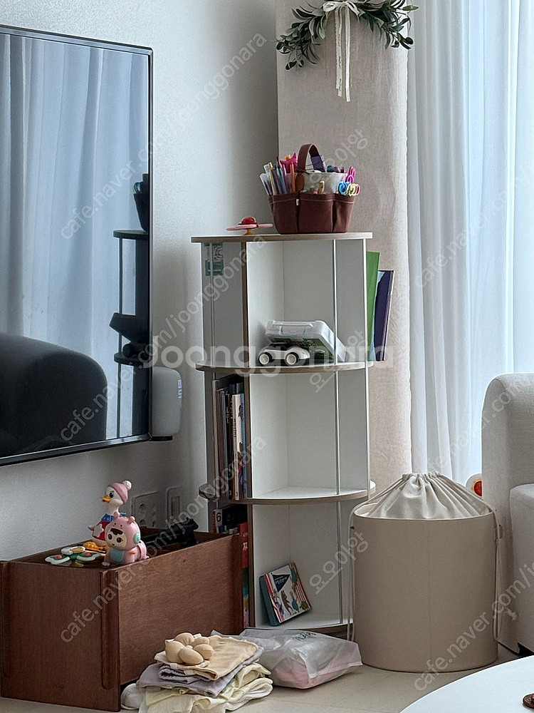 [4개월사용] VONI 자작엣지 원형 회전책장 3단--1