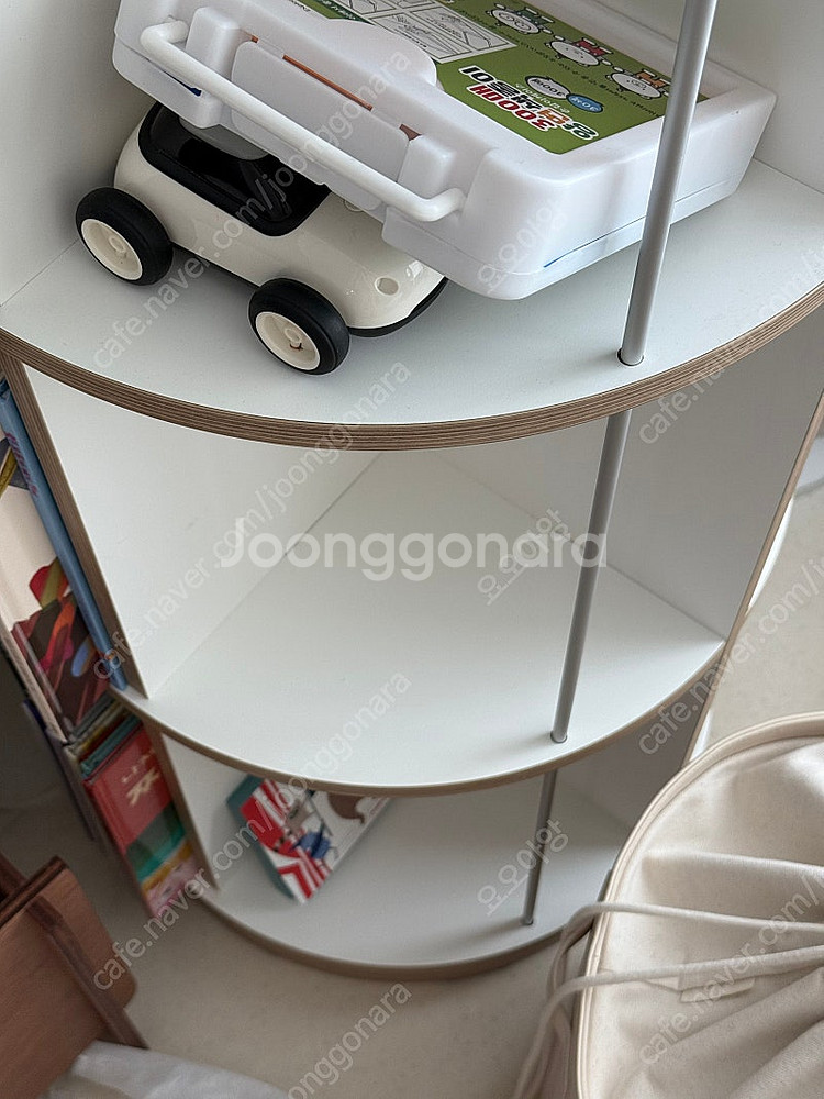 [4개월사용] VONI 자작엣지 원형 회전책장 3단--4