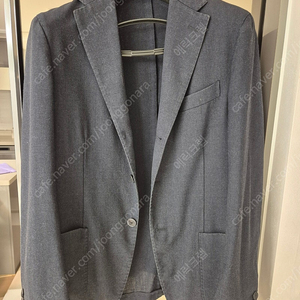 The gigi 더 지지 이태리 메이드 네이비 울자켓 50사이즈 판매