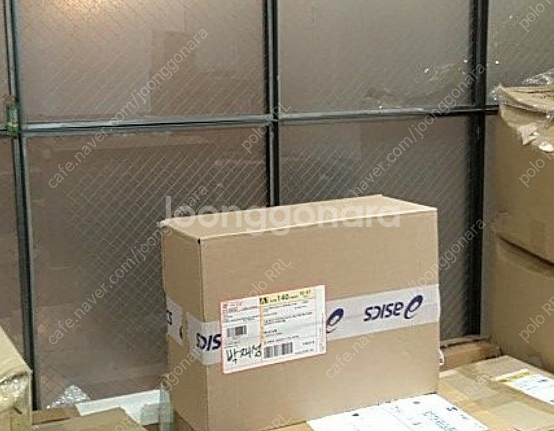 아식스 슈퍼블라스트2 아이보리 275 새제품 판매합니다...--0