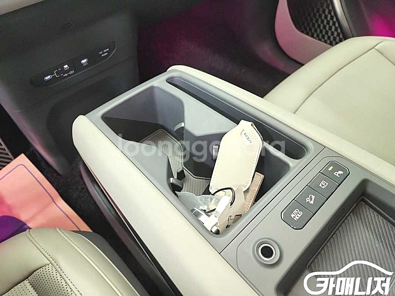 [기아]EV9 4WD 에어 2024 년 전기 중고차 전...--4