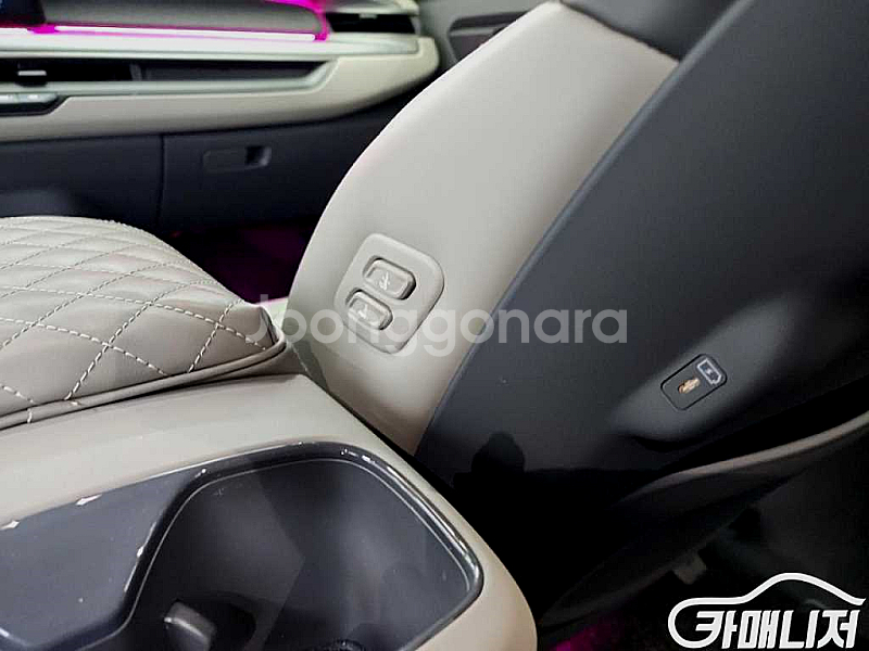 [기아]EV9 4WD 에어 2024 년 전기 중고차 전...--9