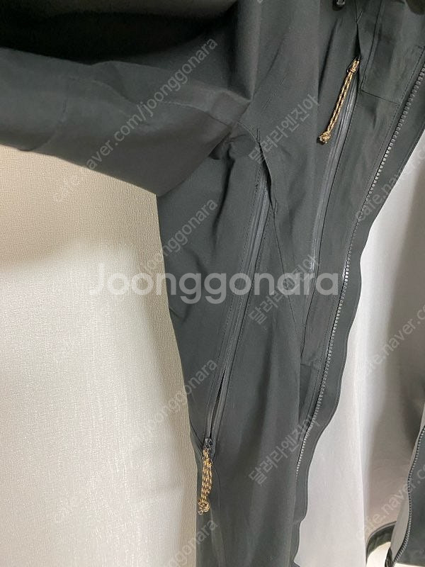 피엘라벤 켑 에코쉘 자켓(블랙) 팔아요.--7