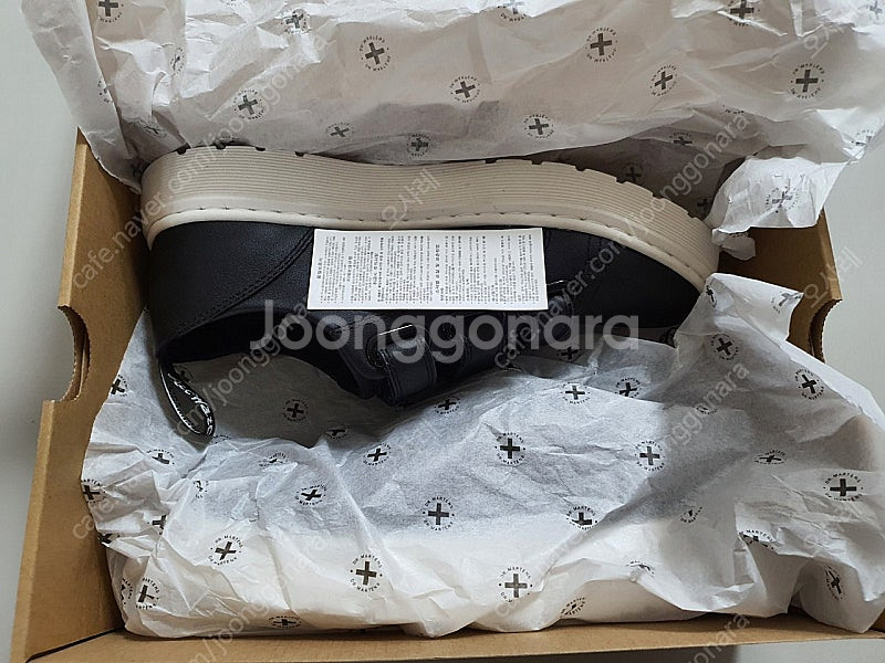 닥터마틴 벨크로 스니커즈 블랙 색상 250사이즈 박스풀세트 새제품--3