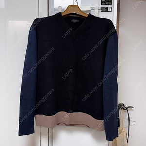 코스 Cos 브이넥 L