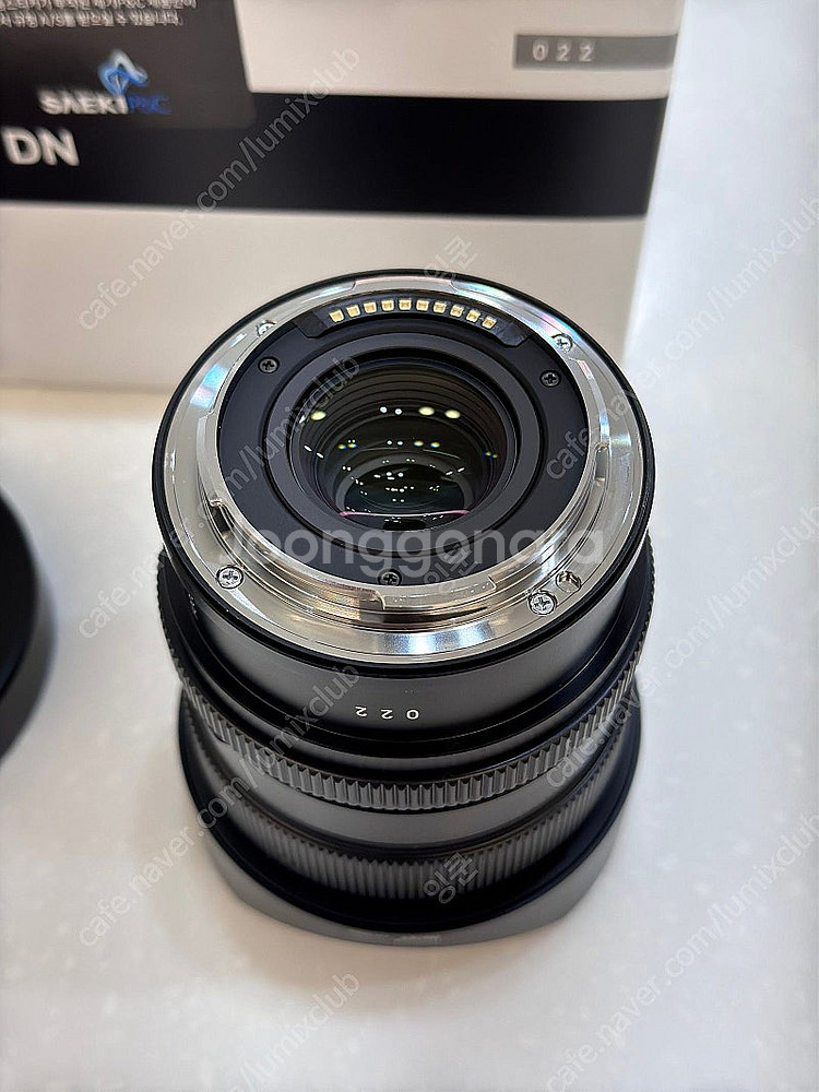 시그마 20mm f2 L마운트 + 하오게 사각후드--3