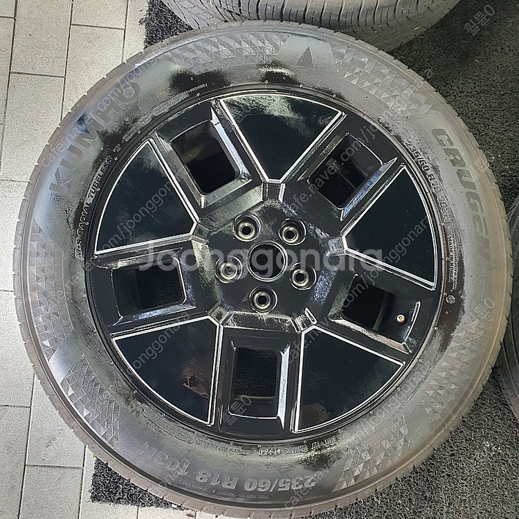 [ 추천 ] 싼타페 mx5 18인치 중고 휠 타이어 조...--1