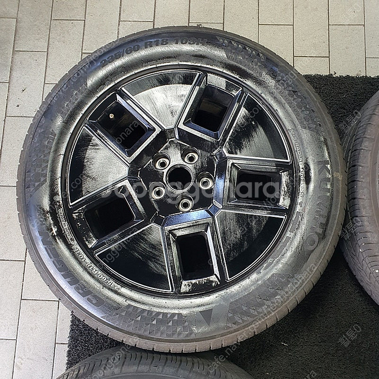 [ 추천 ] 싼타페 mx5 18인치 중고 휠 타이어 조...--3