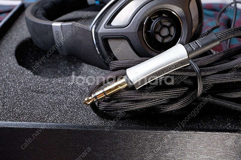 젠하이저 HD700--1