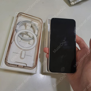 아이폰 se3 스타라이트 128g A급