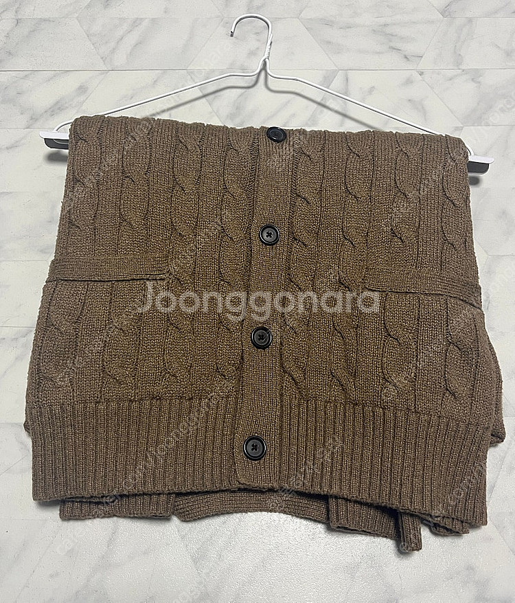 폴로 케이블 가디건 브라운 판매합니다--1