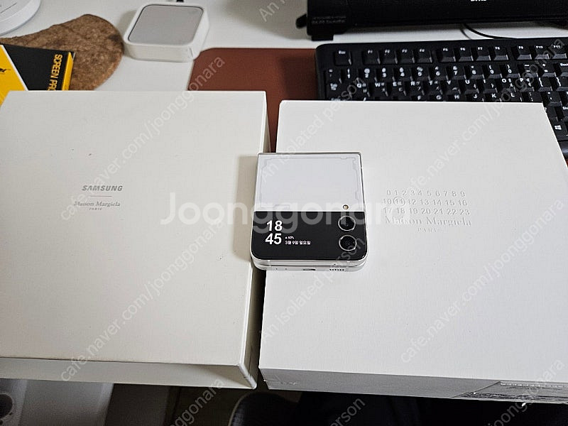 플립4 마르지엘라 512GB--6