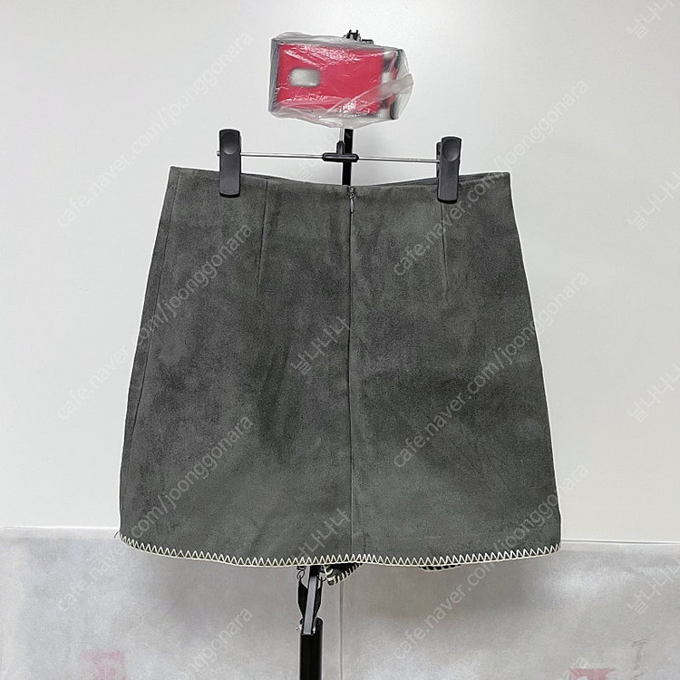 스웨이드 화이트 스티치 카키 미니스커트 미니치마 이미지