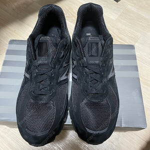 뉴발란스 990v4 260 트리플 블랙