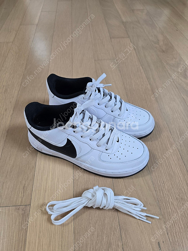 나이키주니어 에어포스 230사이즈--1