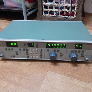SG-8560 FM/AM SIGNAL GENERATOR