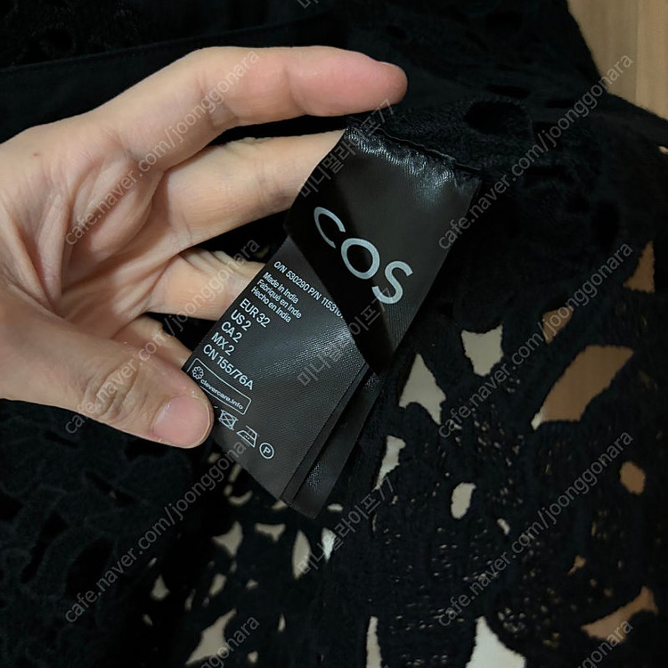 코스 쇼트 슬리브 브로드리 앙글레즈 펀칭 셔츠 COS 시스루 레이스 아일렛 명품스타일 블라우스 109000원 이미지