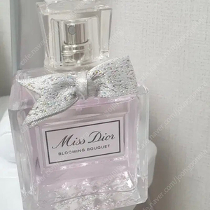 디올 디올블루밍부케50ml(새상품급 국문택 배송비포함)