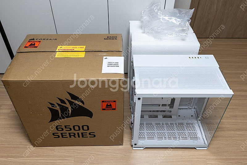커세어 6500X 어항 케이스 화이트 색상 팔아봅니다....--0