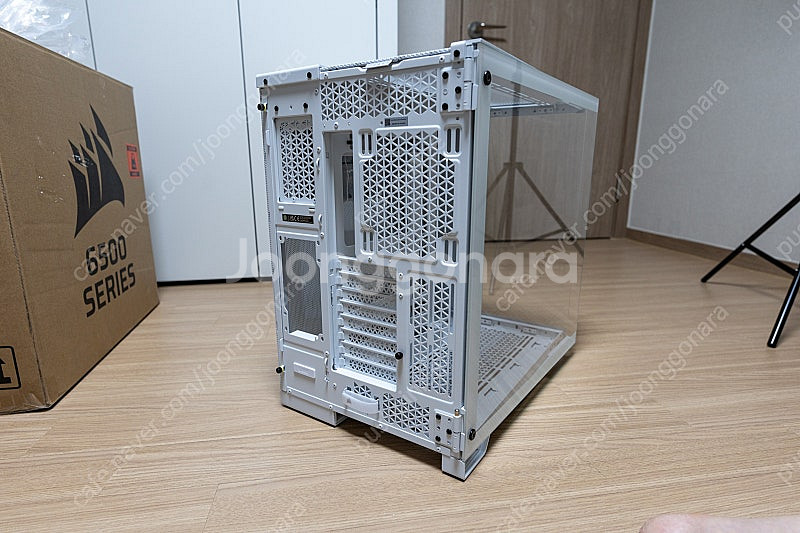 커세어 6500X 어항 케이스 화이트 색상 팔아봅니다....--3