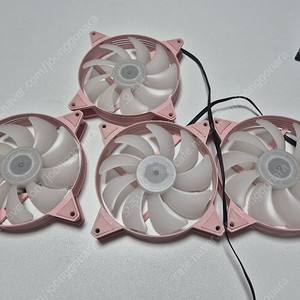 다크플래쉬 쿨링팬 ARGB 140MM 핑크 4개 일괄