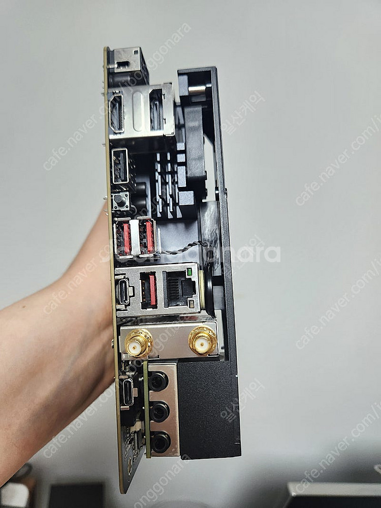 Asus ROG STRIX B550i 메인보드(택포)--5