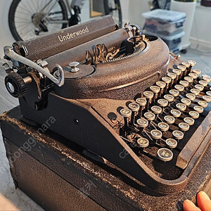 빈티지 언더우드 타자기 판매합니다 (Underwood Noiseless Portable)