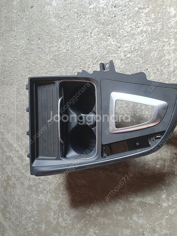 BMW F34 3GT LCI 컵홀더 팝니다.--1